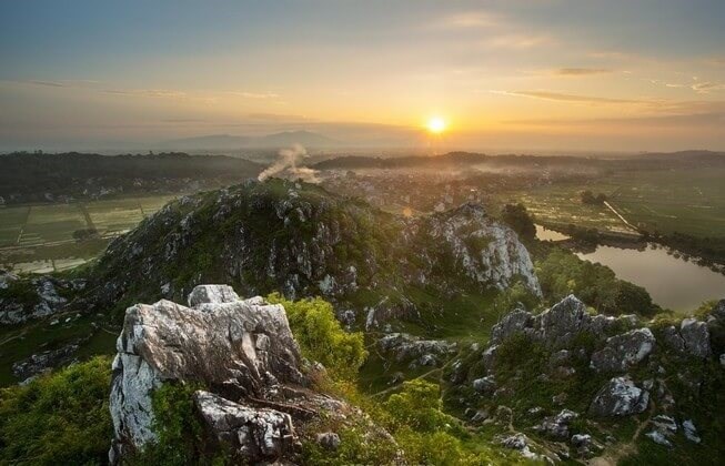 Cuối tuần trùng kì nghỉ Tết Dương lịch, đi đâu để đổi gió? - ảnh 1