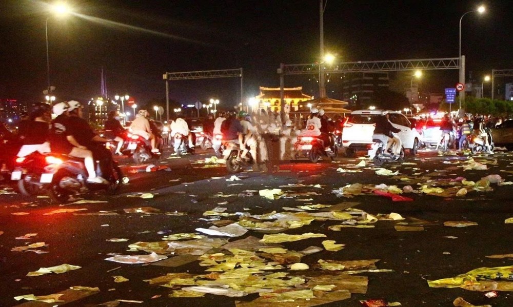 Rác thải trong dịp Tết Dương lịch 2026 - Áp lực môi trường và bài toán quản lý  - ảnh 1