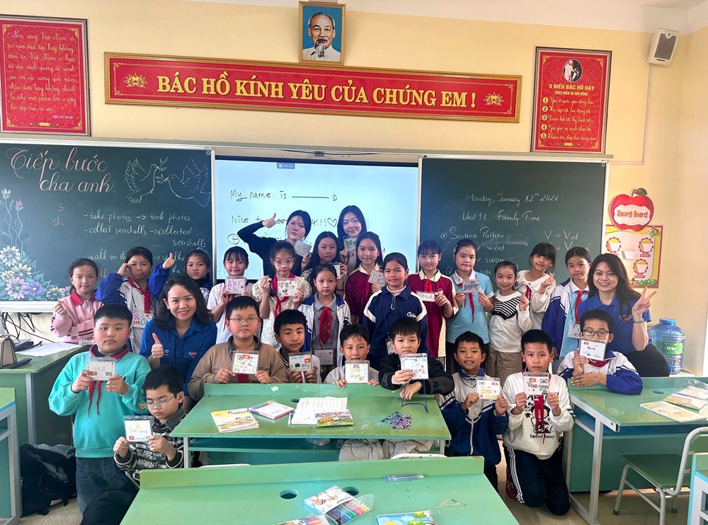 Trường Đại học Quốc gia Gyeongkuk giao lưu văn hóa, giáo dục tại Trường Tiểu học Lộc Ninh - ảnh 2