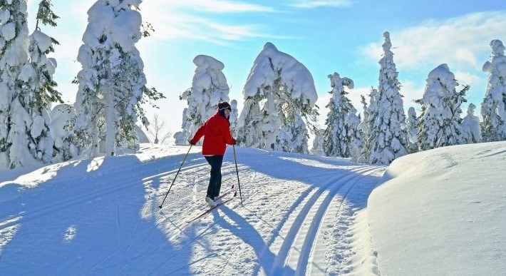 Rét kỉ lục khiến hàng nghìn du khách mắc kẹt tại Lapland - ảnh 1