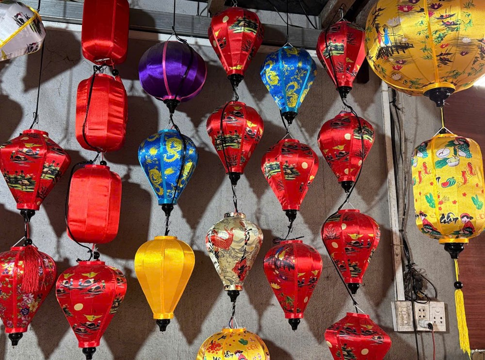 Tất bật mùa đèn lồng Hội An những ngày cận Tết - ảnh 6