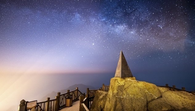 Mùa lạnh, Gen Z lên núi săn mây và ngắm sao - ảnh 4