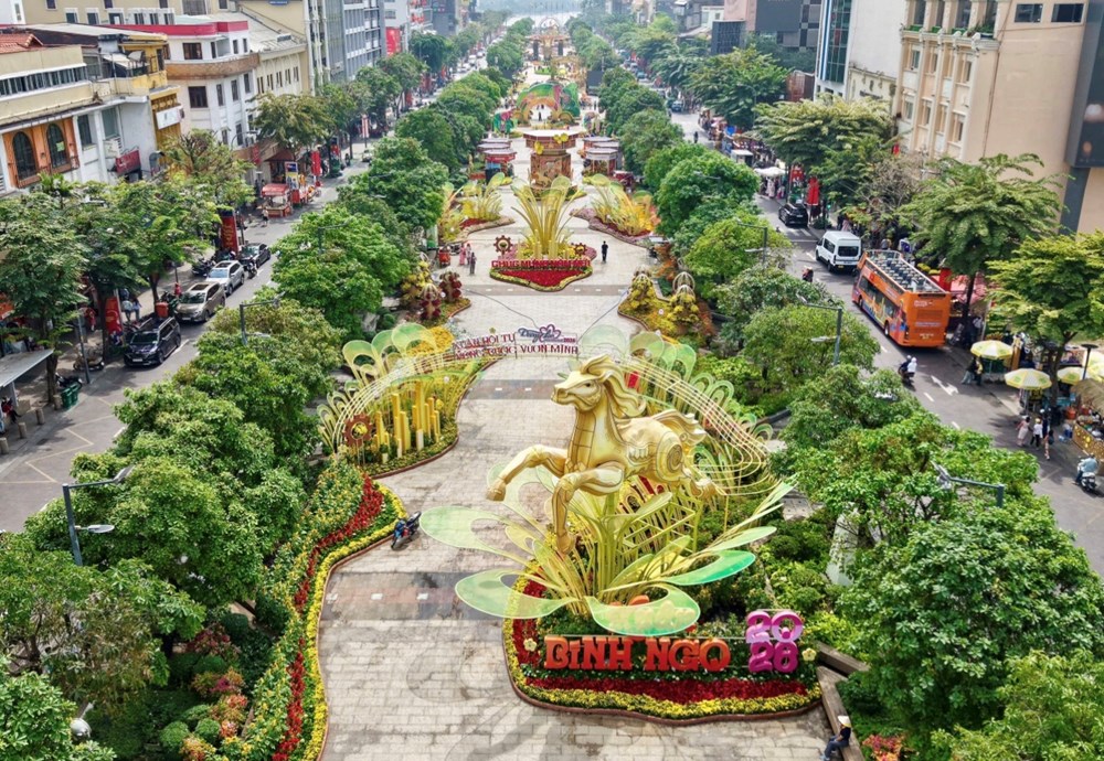 Mở cửa đường hoa Nguyễn Huệ tối 15.2, TP.HCM bừng sáng với AI và AR - ảnh 1