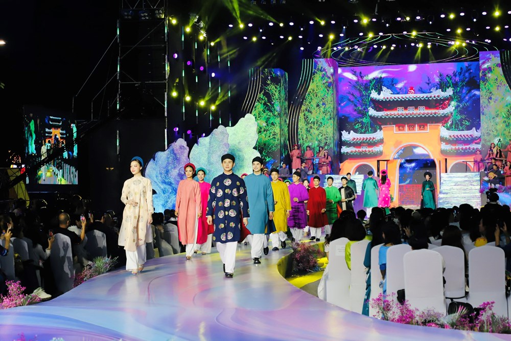 Lễ hội Áo dài bước vào tuần lễ vàng, hứa hẹn thu hút khách tại TP.HCM - ảnh 1