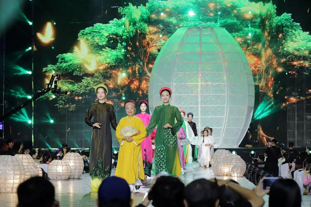 Hình ảnh Lễ hội Áo dài TP.HCM 2026 phủ sóng truyền thông - ảnh 7