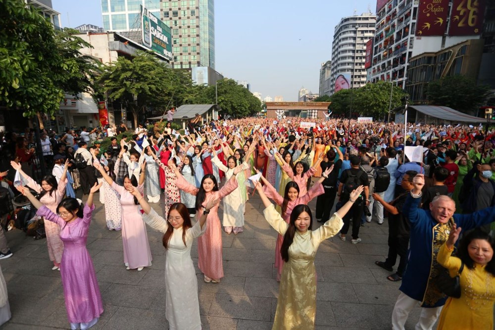 Hình ảnh Lễ hội Áo dài TP.HCM 2026 phủ sóng truyền thông - ảnh 4