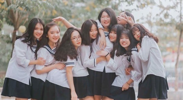 Áp lực tuyển sinh lớp 10 Hà Nội: Gần 60.000 học sinh có nguy cơ trượt công lập - ảnh 1