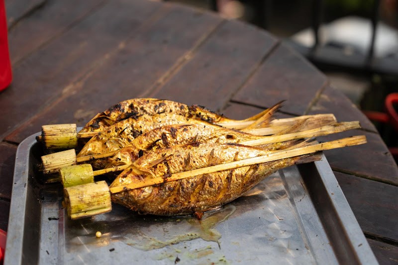 Cá mòi nướng - Món ăn đặc sắc của làng Bát Tràng - ảnh 3