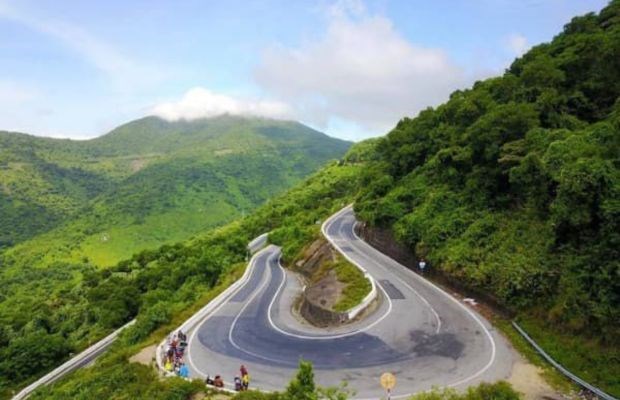 Ngắm cảnh đèo Hải Vân từ tàu hỏa chất lượng cao: hành trình “chậm mà chất” - ảnh 1