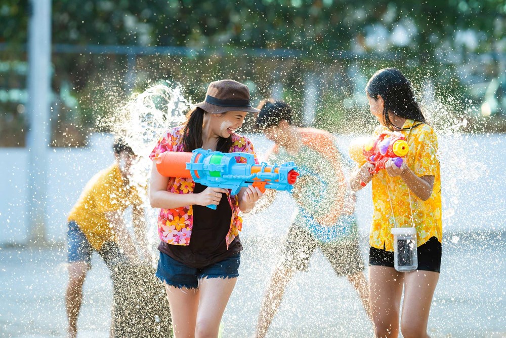 Lễ hội Songkran 2026: Những khoảnh khắc bùng nổ mùa té nước - ảnh 1
