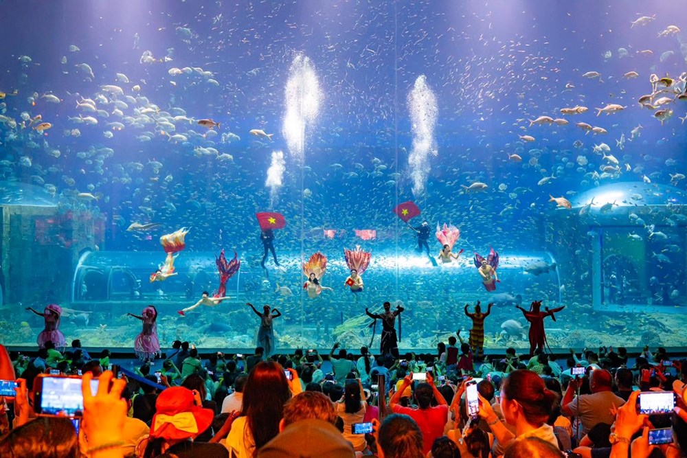 Phú Quốc United Center: Từ “tâm điểm không ngủ” đến “vũ trụ lễ hội” bùng nổ - ảnh 6