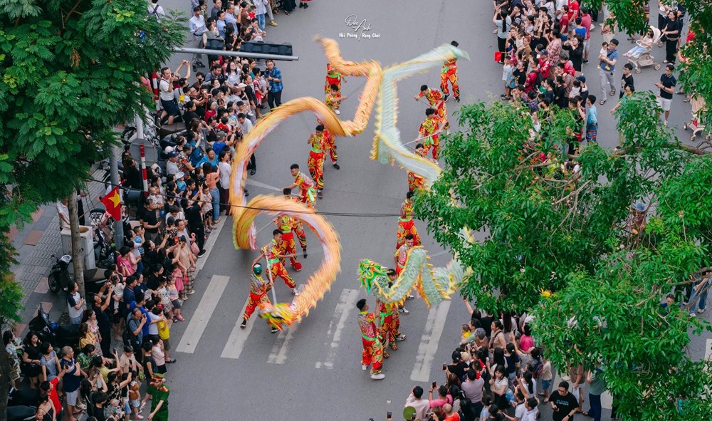 Đêm nghệ thuật “Nhịp sống thành phố” khép lại Lễ hội Hoa Phượng Đỏ 2026 - ảnh 2