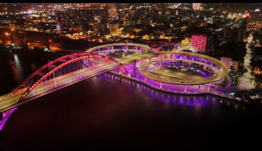 Đêm nghệ thuật “Nhịp sống thành phố” khép lại Lễ hội Hoa Phượng Đỏ 2026 - ảnh 1