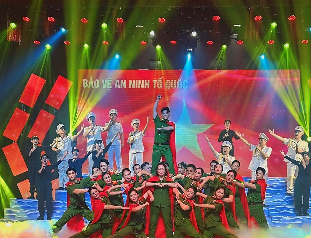 Đêm Gala “Tổ quốc bình yên - Hải Phòng rực sáng” - ảnh 2