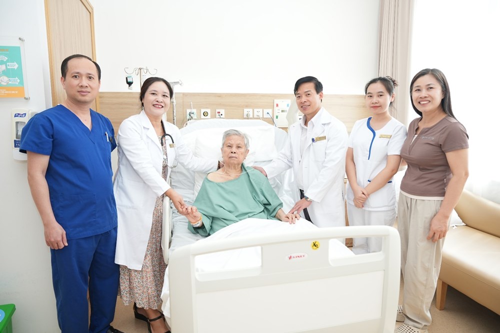 Vinmec Hải Phòng điều trị thành công cho cụ bà 93 tuổi suy đa cơ quan trên nền nhiều bệnh lý nguy hiểm - ảnh 1