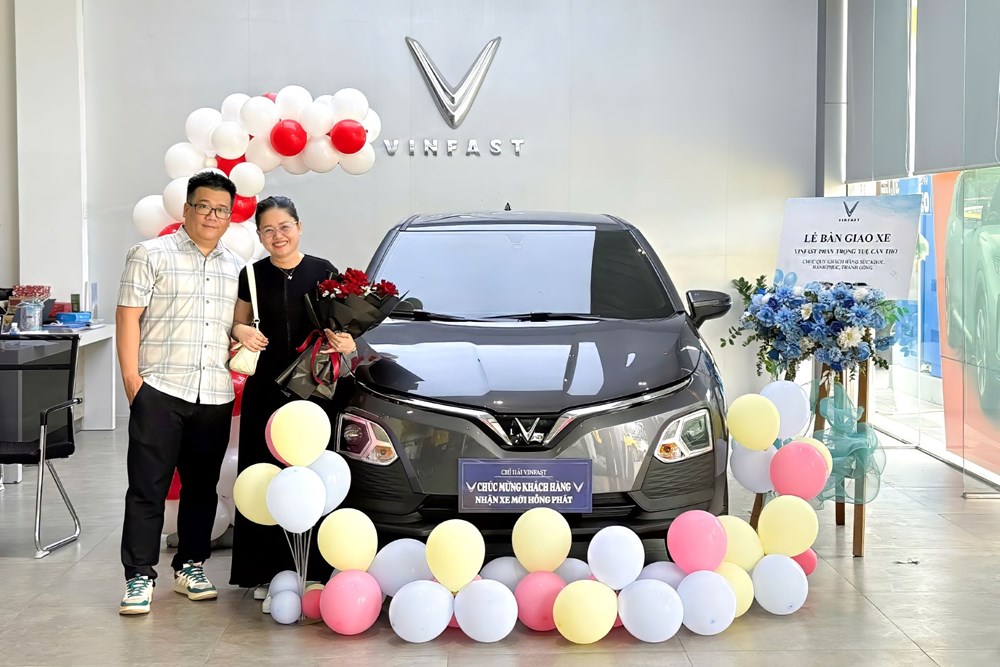 Chủ xe VinFast VF 5 ở Cần Thơ: “Bài toán kinh tế là lý do gắn bó với xe điện” - ảnh 1