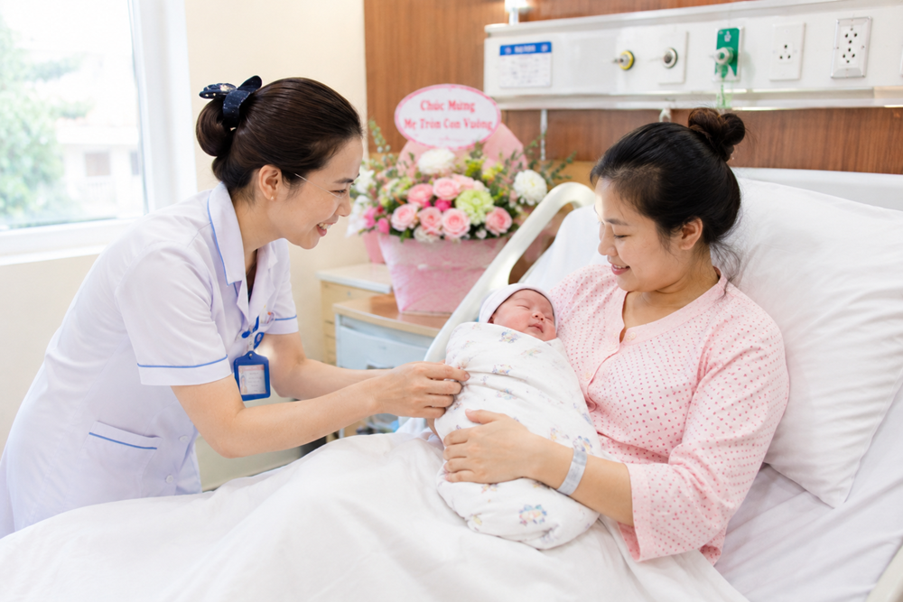 Từ ngày 1.7, phụ nữ sinh con thứ hai được nghỉ thai sản 7 tháng - ảnh 1