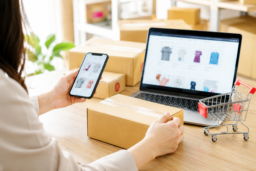 Phí sàn thương mại điện tử tăng: Shop nhỏ còn sống được nhờ giá rẻ? - ảnh 1
