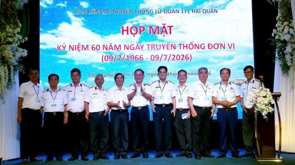 Tình đồng đội còn mãi sau màu áo lính - ảnh 3
