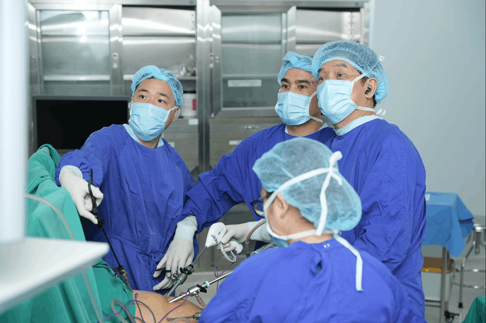 Cụ bà 103 tuổi chiến thắng ung thư dạ dày nhờ điều trị đa chuyên khoa tại Vinmec Hải Phòng - ảnh 2