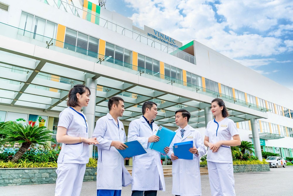 Vinmec Hải Phòng “giải cứu” khớp gối lỏng lẻo cho người phụ nữ bằng gân tự thân - ảnh 2