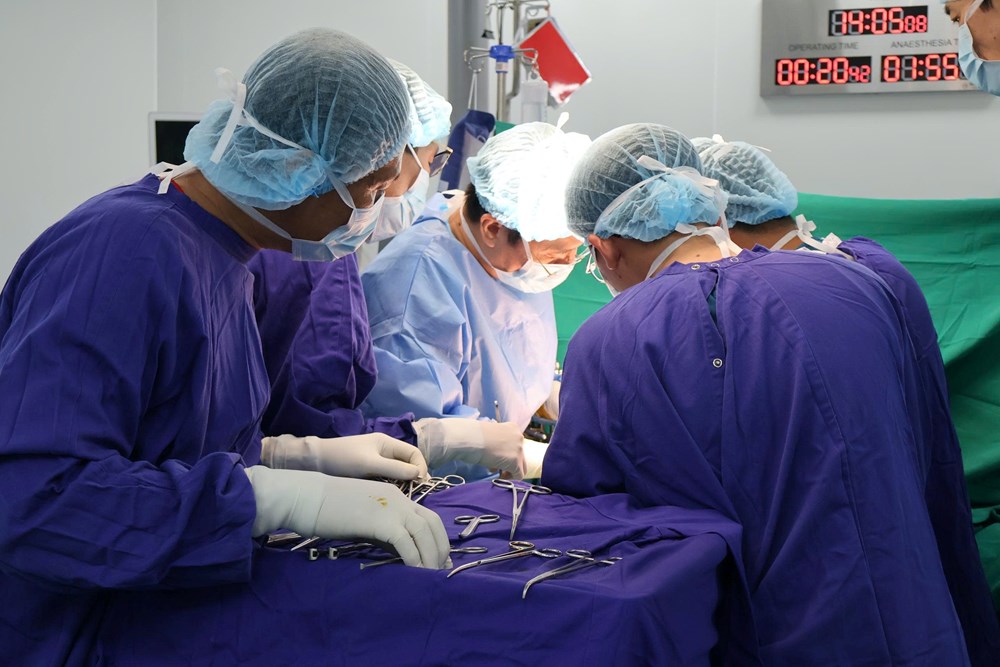 Vinmec Cần Thơ cứu bệnh nhân 75 tuổi có khối u gan lớn gần bằng quả bưởi - ảnh 1