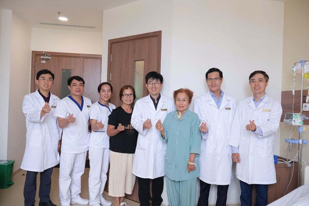 Vinmec Cần Thơ cứu bệnh nhân 75 tuổi có khối u gan lớn gần bằng quả bưởi - ảnh 2