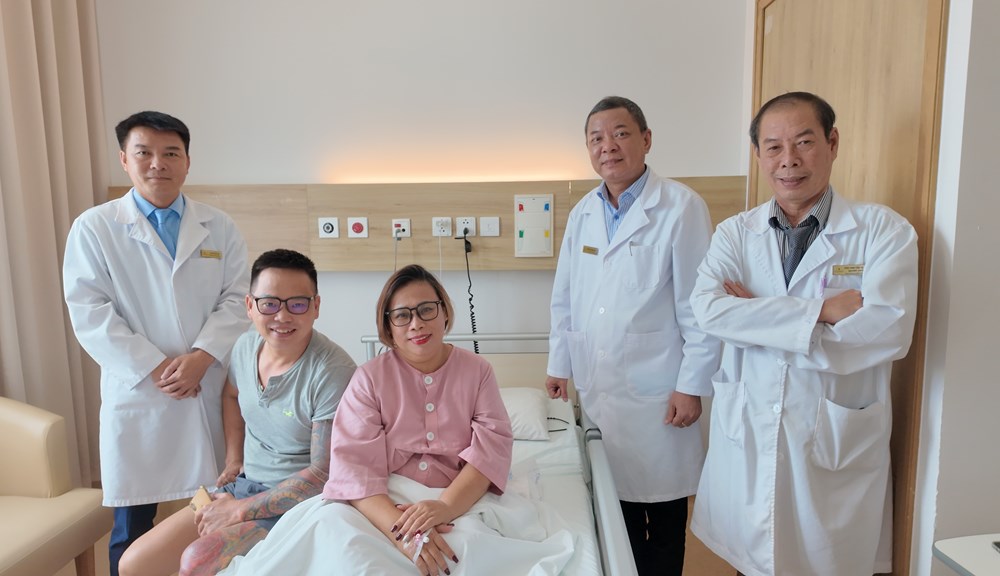 Vinmec Đà Nẵng mổ cấp cứu loại bỏ khối u buồng trứng khổng lồ cho bệnh nhân suy thận - ảnh 2