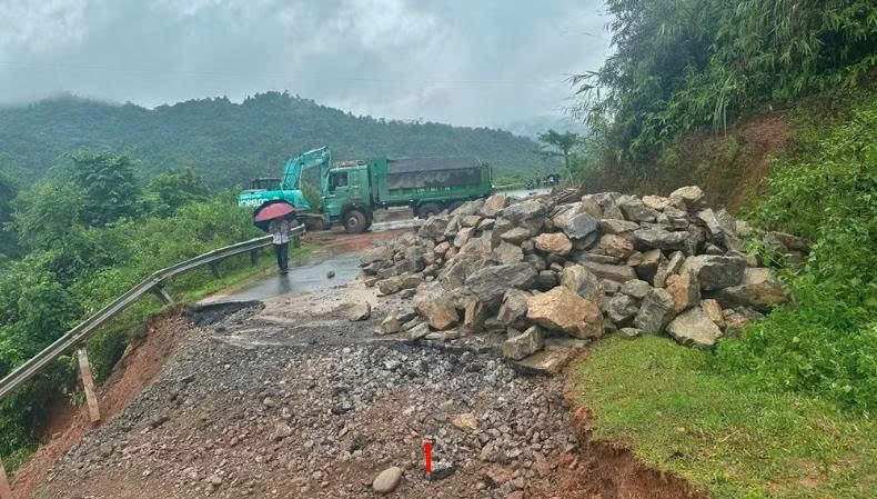 Mùa mưa đến, du khách cần đặc biệt lưu ý những cung đường dễ sạt lở - ảnh 1