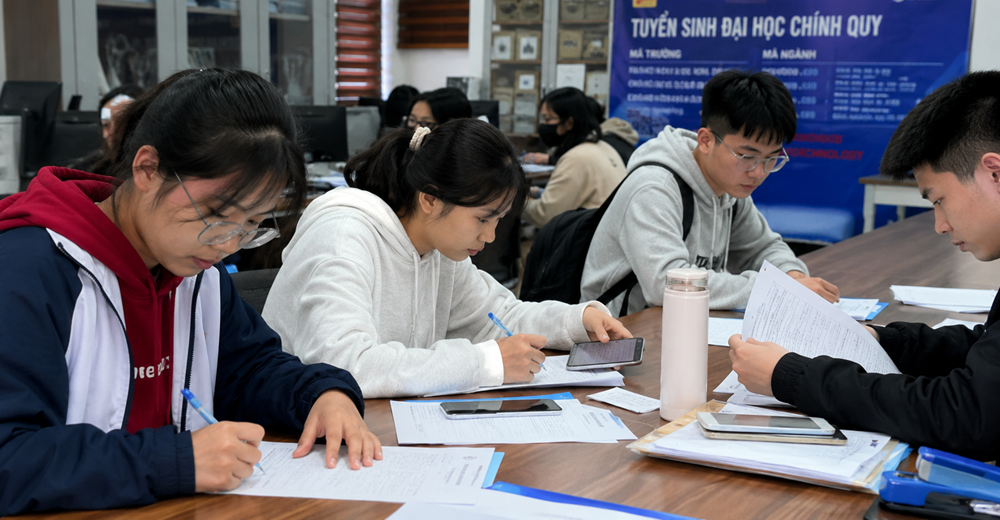 Nguyện vọng vào đại học tăng mạnh, vì sao các trường vẫn lo “ảo“? - ảnh 1