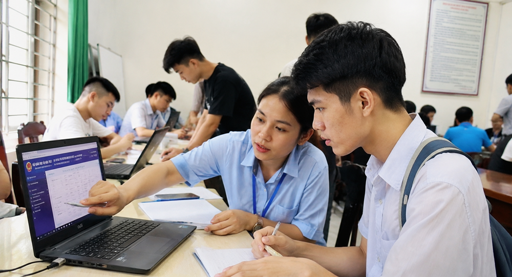 Chỉ còn 2 ngày xử lý sự cố đăng ký xét tuyển: Thí sinh gửi đề nghị qua đâu? - ảnh 1