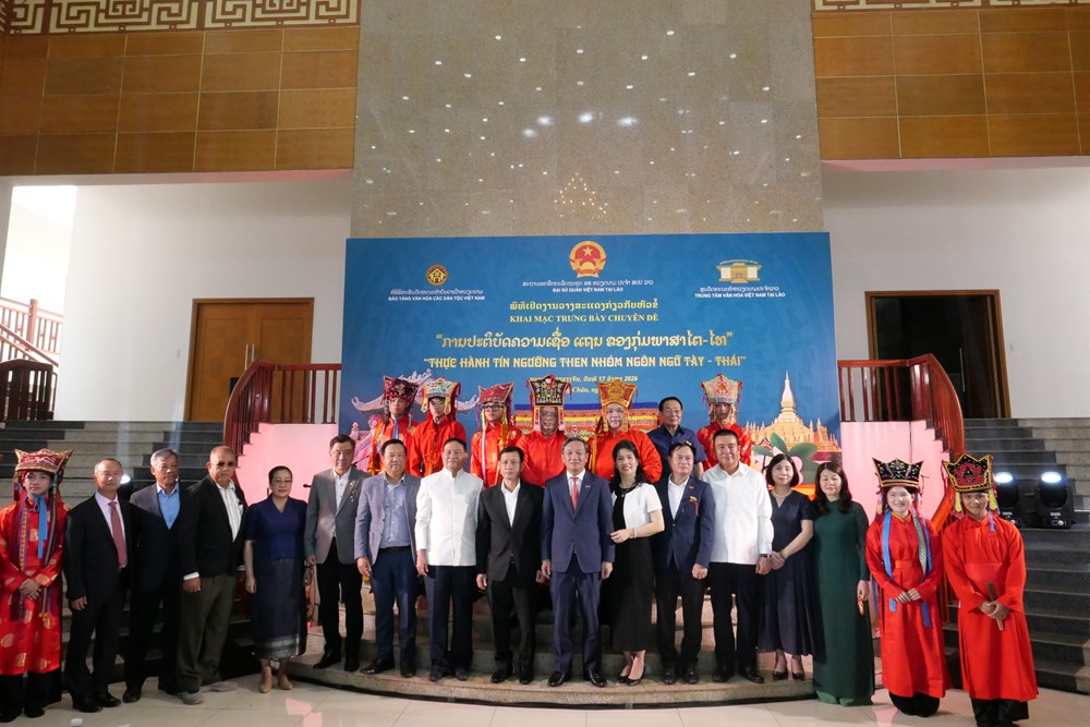 Trưng bày chuyên đề “Thực hành tín ngưỡng Then nhóm ngôn ngữ Tày - Thái” tại Trung tâm Văn hóa Việt Nam, Thủ đô Viêng Chăn, Lào      - ảnh 2