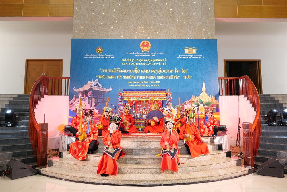 Trưng bày chuyên đề “Thực hành tín ngưỡng Then nhóm ngôn ngữ Tày - Thái” tại Trung tâm Văn hóa Việt Nam, Thủ đô Viêng Chăn, Lào      - ảnh 4