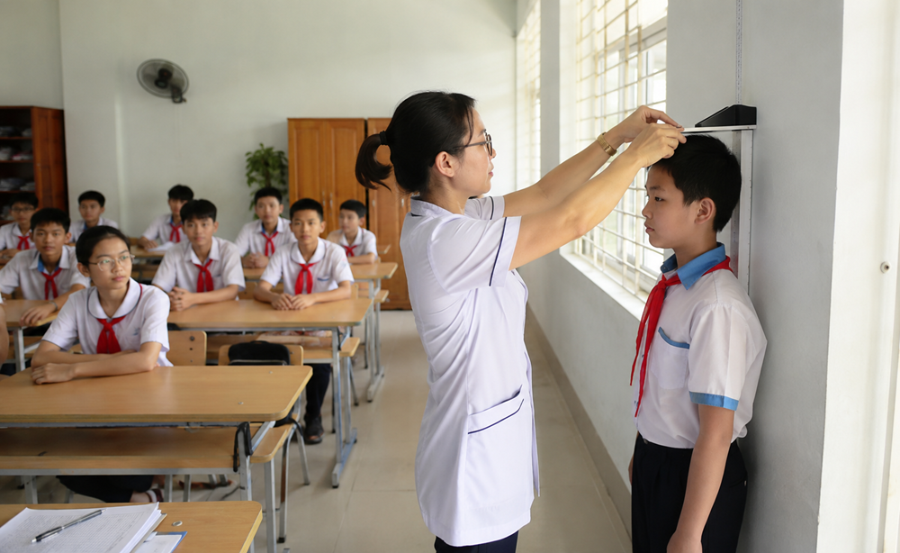 Đầu năm học, trường đo chiều cao học sinh để làm gì? - ảnh 1