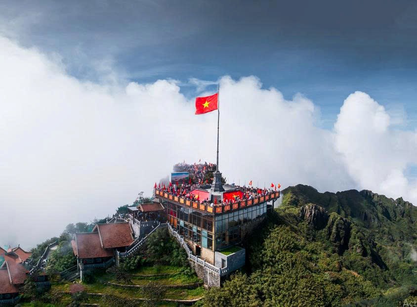 Sa Pa: Du khách hào hứng nhảy múa tưng bừng với Lễ hội Thổ cẩm tại Bản Mây - ảnh 8