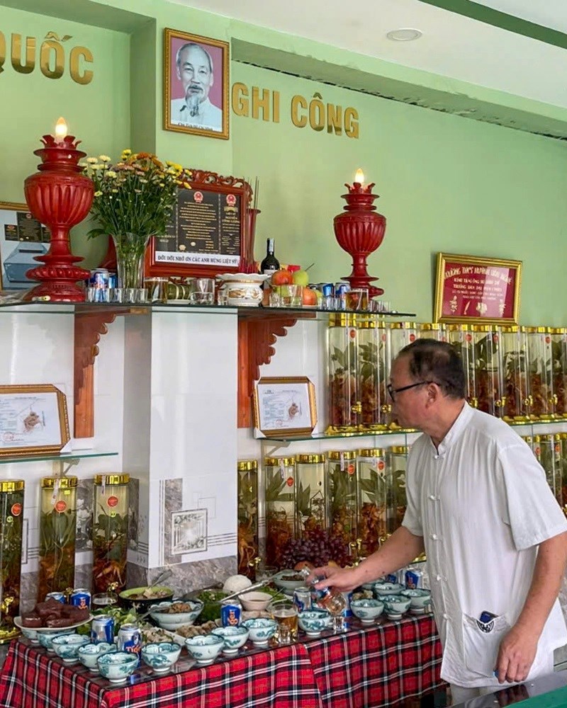 Gần 40 năm giữ lửa cho 17 người lính vô danh - ảnh 3