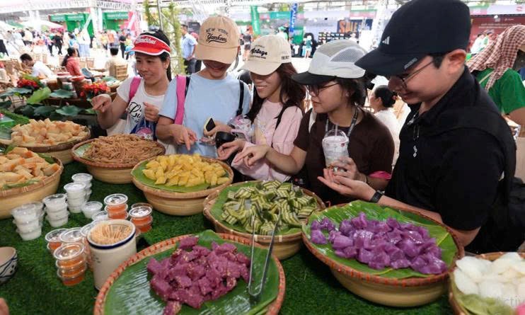 Đường chạy mở lối về chợ quê - ảnh 1