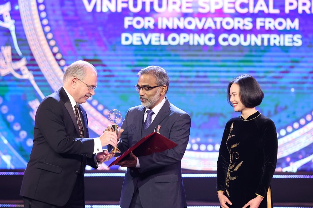 Nhà khoa học đứng sau công nghệ lọc nước giá rẻ: “Tôi thực sự ngưỡng mộ tầm nhìn của VinFuture” - ảnh 1