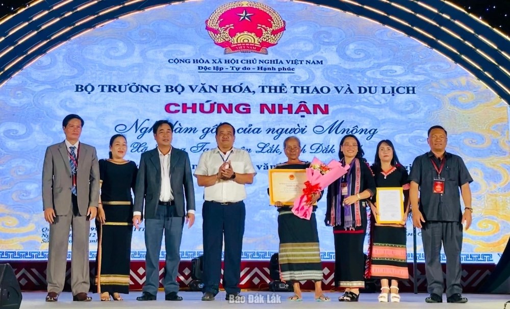 Công bố nghề làm gốm của người M’nông là Di sản văn hóa phi vật thể quốc gia - ảnh 1