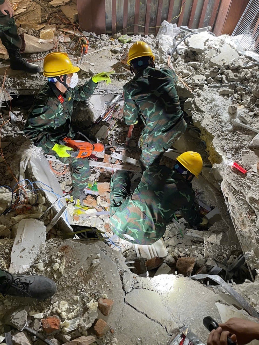 Đoàn Việt Nam tìm thấy thêm thi thể nạn nhân tại Myanmar - ảnh 2