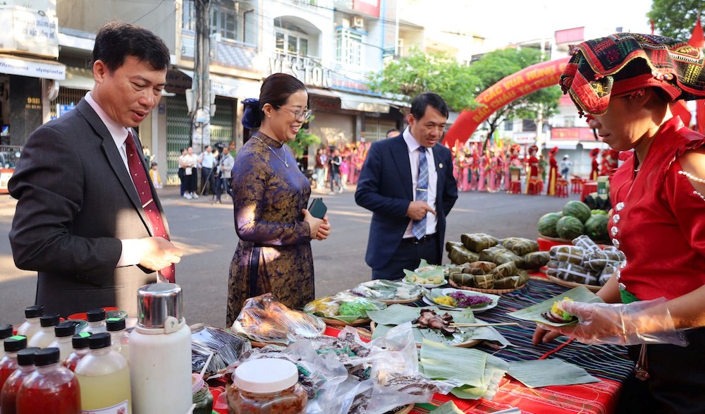 Lan tỏa tinh thần đại đoàn kết dân tộc - ảnh 4