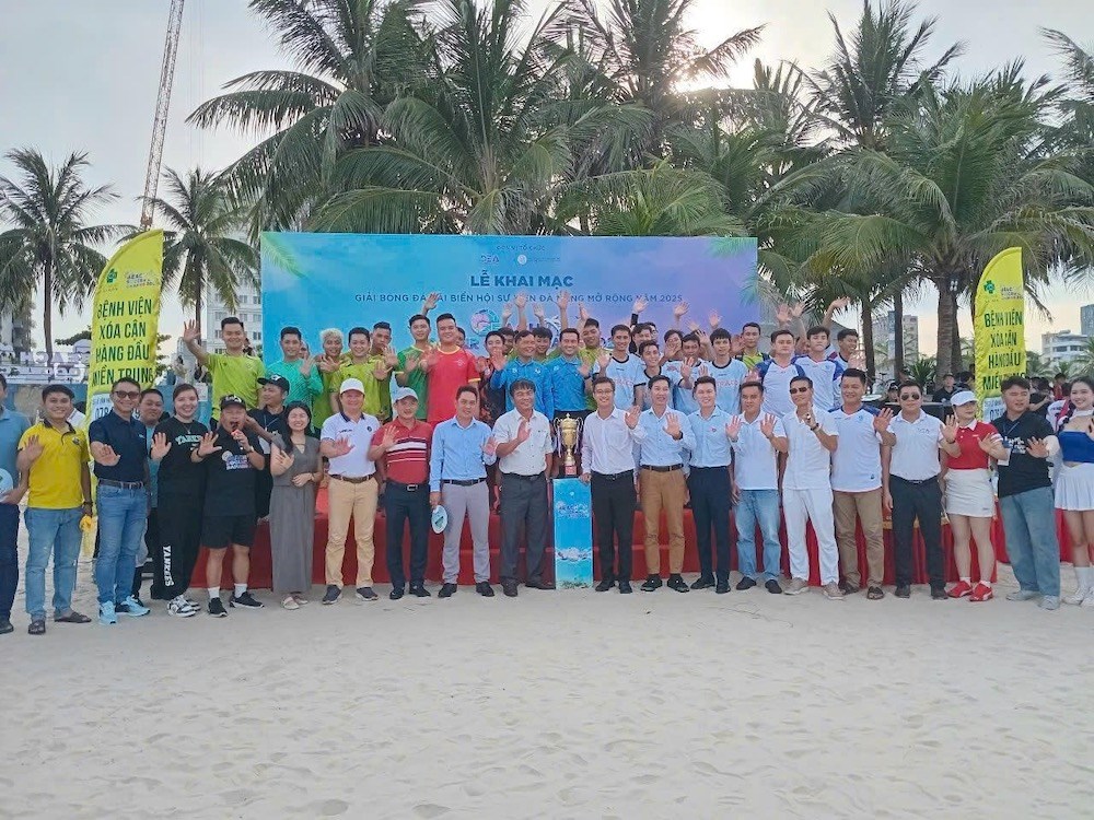 Sôi động khai mạc Giải Bóng đá bãi biển lần thứ II - ảnh 2