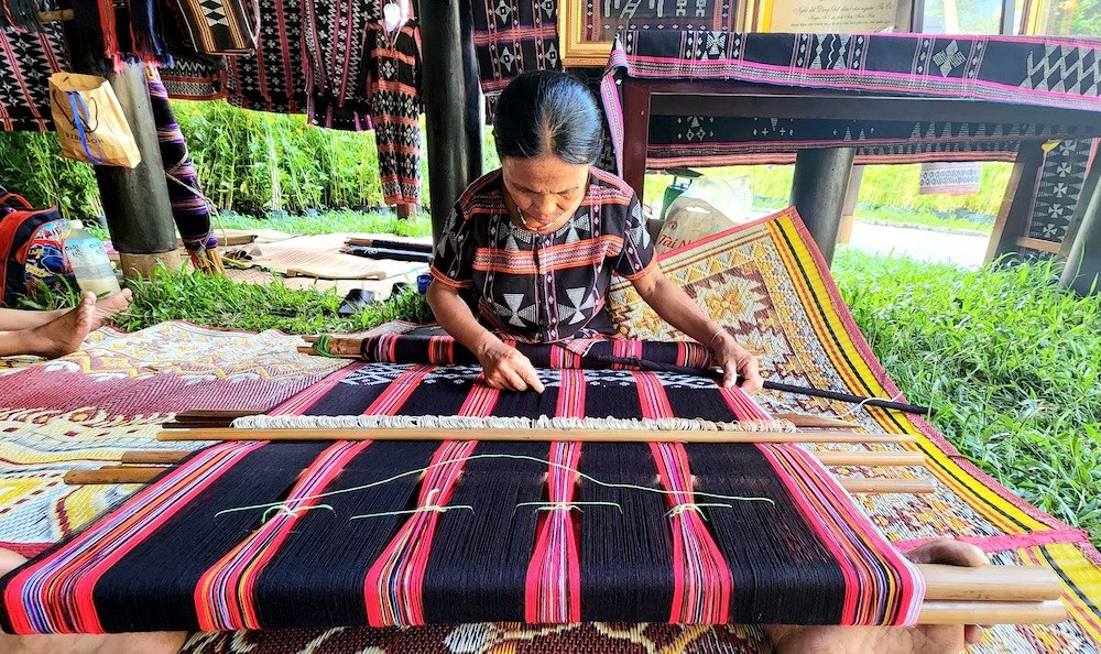 Hành trình từ bản làng đến bản sắc du lịch - ảnh 2
