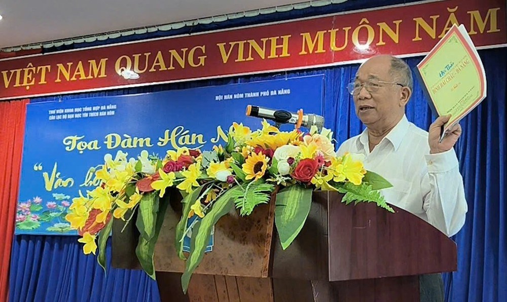 Hơn 10 năm giữ gìn chữ nghĩa cha ông - ảnh 1