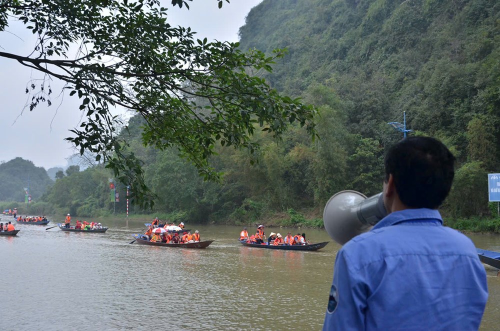 Kiên quyết không để đò chở khách không mặc áo phao - ảnh 2