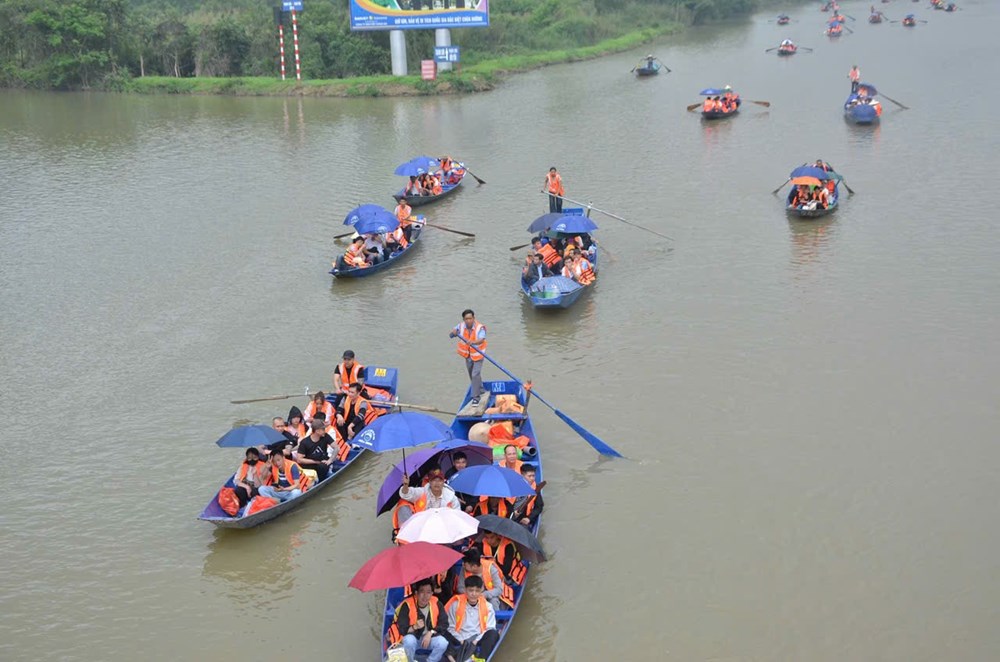 Kiên quyết không để đò chở khách không mặc áo phao - ảnh 1