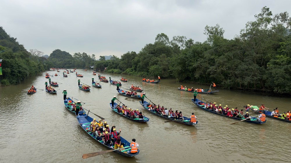 Gần 400 đại biểu quốc tế trải nghiệm không gian lễ hội Du lịch chùa Hương - ảnh 1