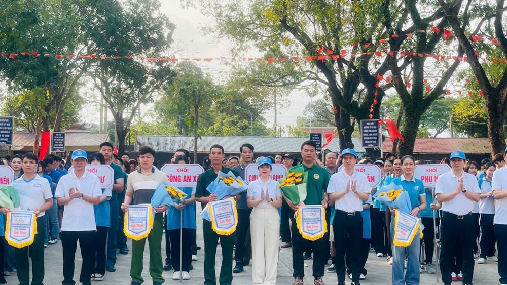 Gần 1.000 người tham gia chạy hưởng ứng Ngày chạy Olympic - ảnh 2