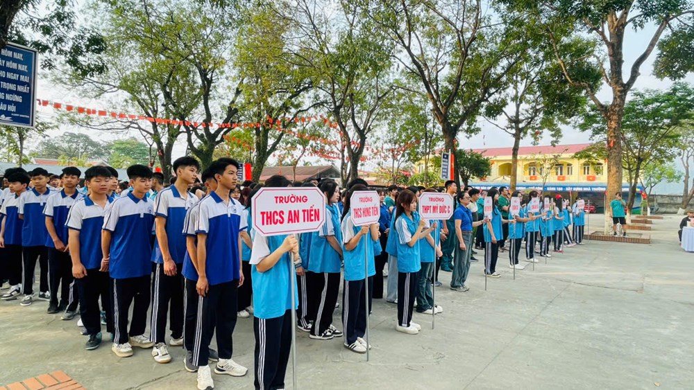 Gần 1.000 người tham gia chạy hưởng ứng Ngày chạy Olympic - ảnh 1