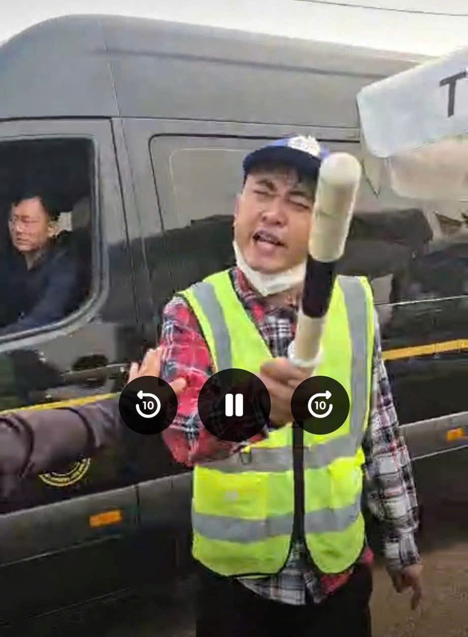 Chấm dứt hợp đồng lao động với nhân viên thiếu tôn trọng du khách - ảnh 1